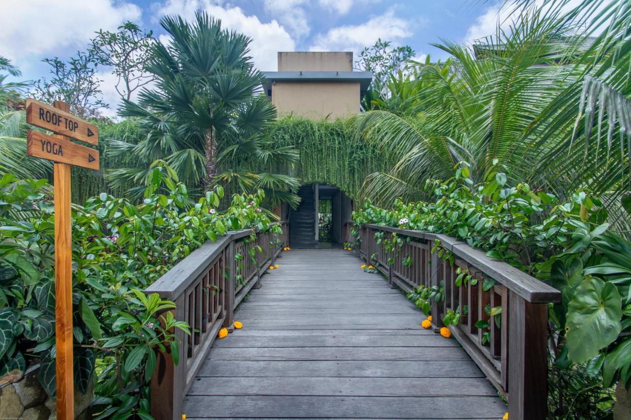 Weda Cita Resort And Spa By Mahaputra Ουμπούντ Εξωτερικό φωτογραφία The entrance to the Tree Top